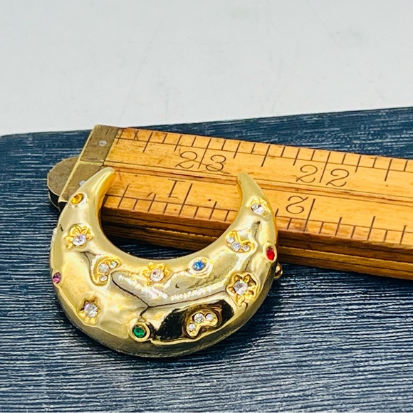 Vintage gold tone crescent moon brooch pin rhinestones celestial - Picture 4 of 6